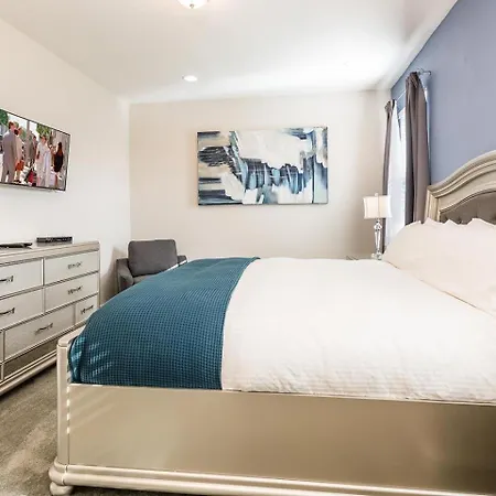 Spacious 5 Bdrm Villa With Playground In Encore